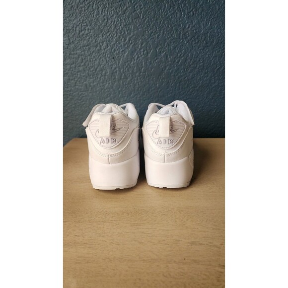 Nike Air Max EasyOn White Unisex White Sneakers Size 1Y - Picture 3 of 8